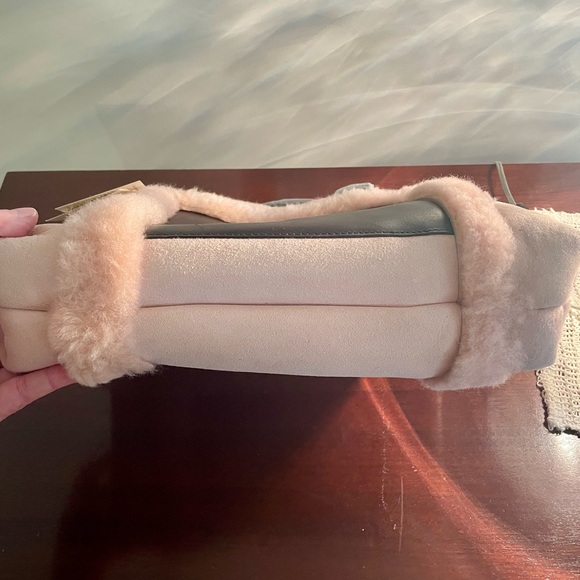 UGG Blush and Chocolate Tote Grab and Go Bag - Picture 4 of 7